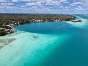 Bacalar-excursions-lagoon